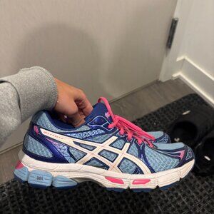 Womens Asics Size 8